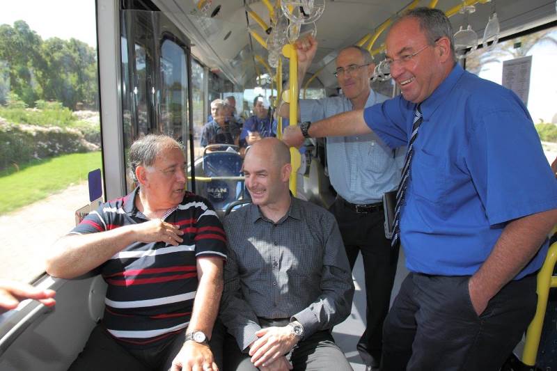 שמים גז. נסיעת המבחן|צילום: ליאון טקאץ' חיפה: נסיעת מבחן לאוטובוס המונע בגז