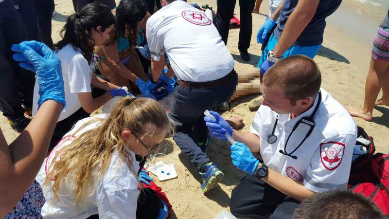 הדגמה ברטוב. ההחייאה|צילום: אסף ברזינגר מתנדבים יעברו הכשרה ויצילו חיים בפריפריה