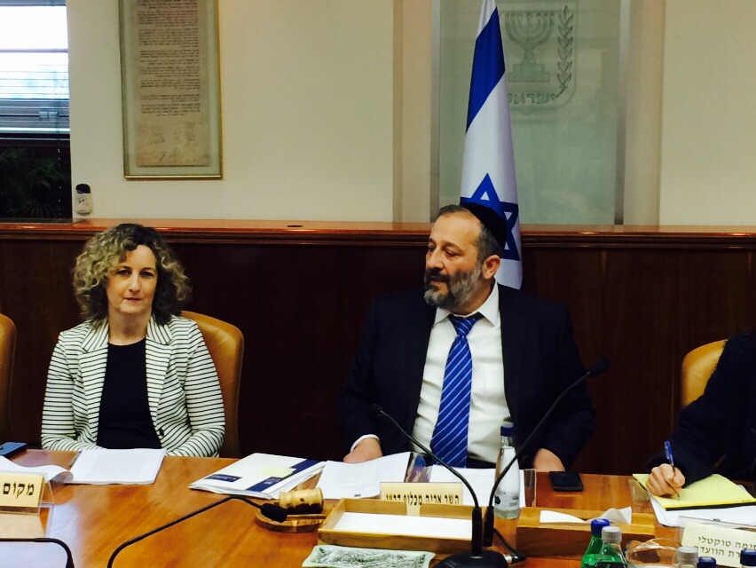 משקיע בקברי צדיקים 22 מליון שקל. דרעי|צילום: יח דרעי הכריז על עראבה כעיר