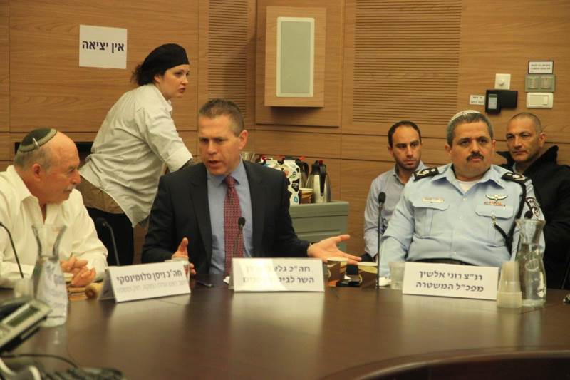 נגד הדלפות מחדרי החקירות. מפכ מפכ”ל המשטרה: “אין מי שלא עובר עבירה”