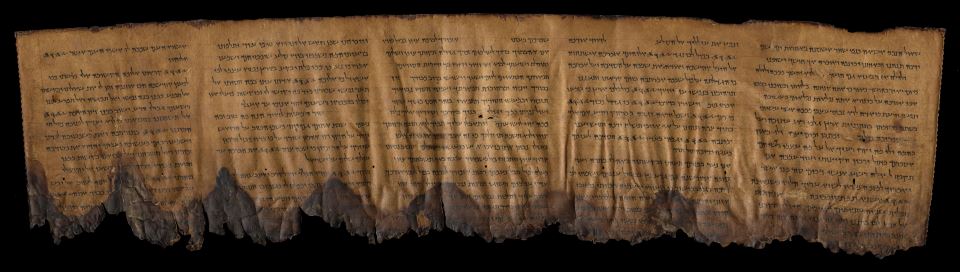 היסטוריה. קטע ממגילת תהילים שנמצאה במדבר יהודה|צילום: שי הלוי, באדיבות רשות העתיקות. מגילות מדבר יהודה ינותחו דיגיטלית