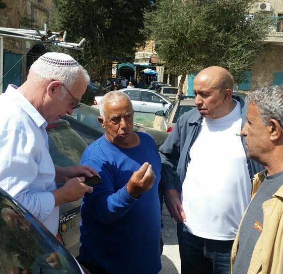 דרוש פיצוי. הסיור עם שר החקלאות|צילום: יח מנסים לסייע לדייגי עכו