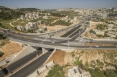 המטרה הראשית: לחצות את ירושלים ללא רמזורים