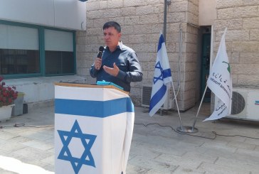 גבאי מבטיח להישאר במגזר הציבורי