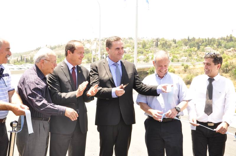 חיבר בין יום ירושלים שצפוי לחול בימים הקרובים לחנוכת החלק הצפוני של הגשר והדגיש כי בימים אלה, יש צורך לחזק ולפתח את ירושלים אף יותר. בתמונה: כ החלק הצפוני של גשר מוצא ייפתח הלילה לתנועה