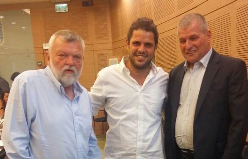 אושר לקריאה שניה ושלישית: יוסרו ההגבלות במרחב הציבורי על כלבי נחיה באילוף