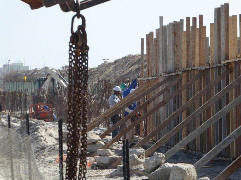 פנייה לבית משפט. בניית הגדר בחוף הים בקרית חיים|צילום: שלמה אברמוביץ' צפון: בקשה להגן על חוף הים