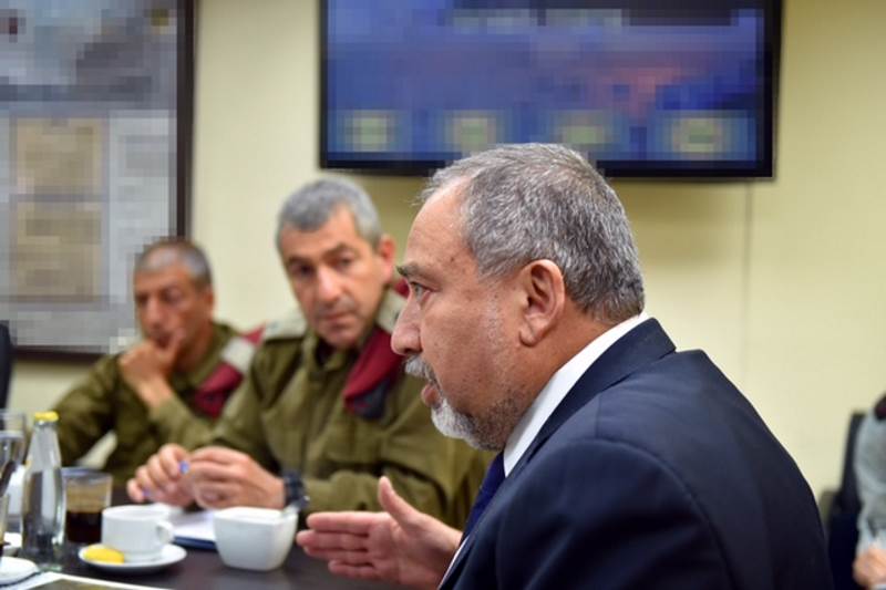 הנחה רשמית ליישם מדיניות דיפרנציאלית בשטחי יהודה ושומרון. אביגודר ליברמן | צילום: אריאל חרמוני, משרד הביטחון ליברמן מציג רשמית: מדיניות דיפרנציאלית בשטחים