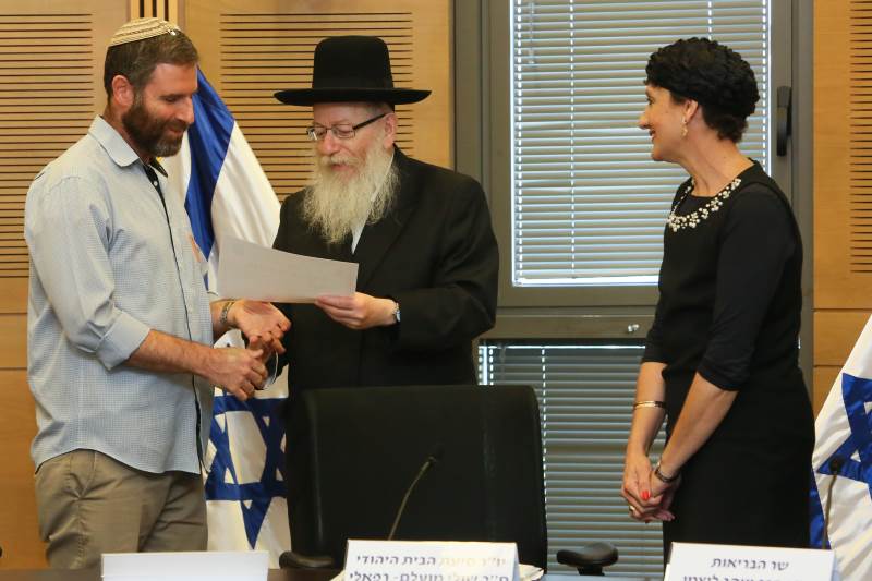 בין המוזמנים לקבלת תעודות הוקרה היה גם נתן מאיר, שקיבל תעודת הוקרה לכבודה של רעייתו, דפנה מאיר ז אירוע הוקרה לעוסקים בקידום בריאות האישה