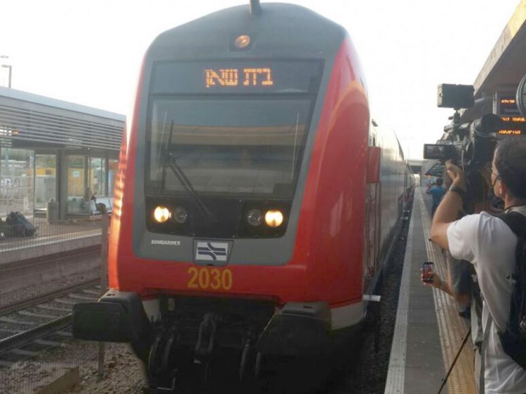 לאחר 65 שנים: מהיום רכבת העמק שוב על הפסים