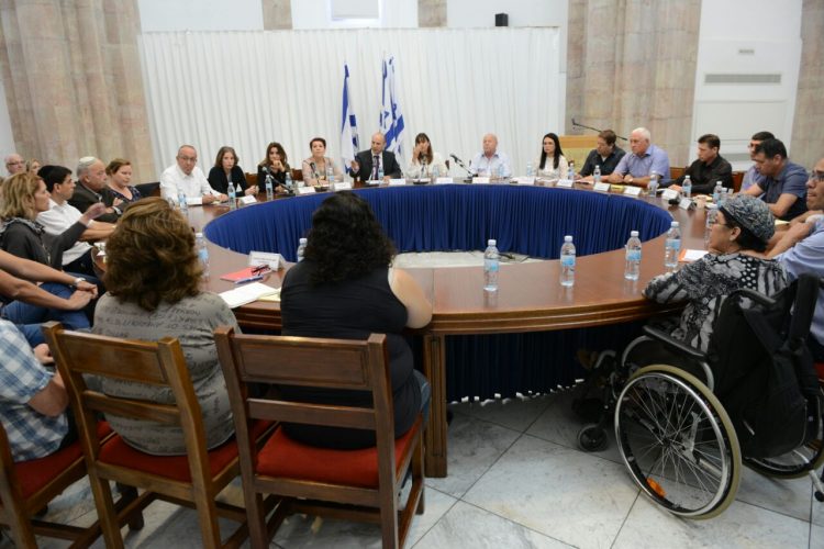 הוועדה לתשלומי שכר המורים יצאה לדרך | צילום חורחה נובימנסקי