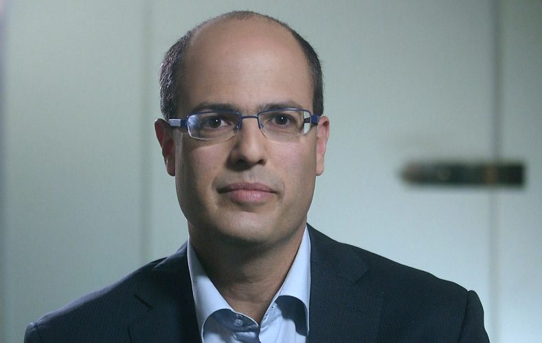מקור לגאווה. אבי חסון|צילום: אמנון האס תוכנית לקידום ננו טכנולוגיה