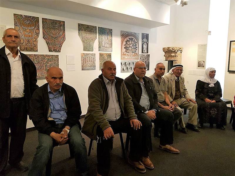 חוויה מרגשת. הקשישים בירושלים|צילום: יח בדואים ביקרו ב”יד ושם”