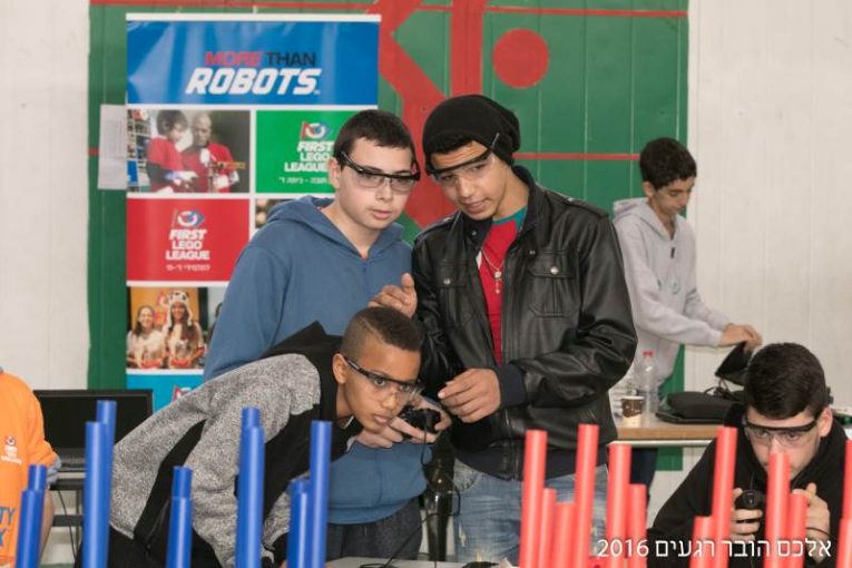 מארחים תחרות רובוטיקה ארצית וגם זוכים